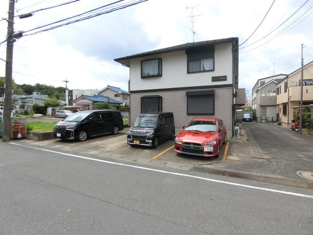 アンフィニＭＡＲＵＥＩの駐車場
