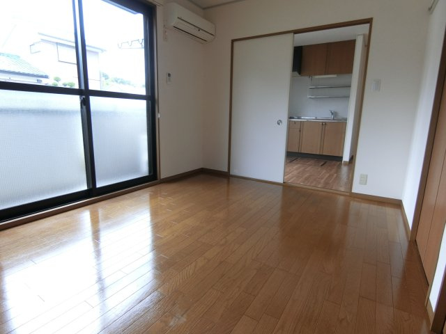 アンフィニＭＡＲＵＥＩの洋室