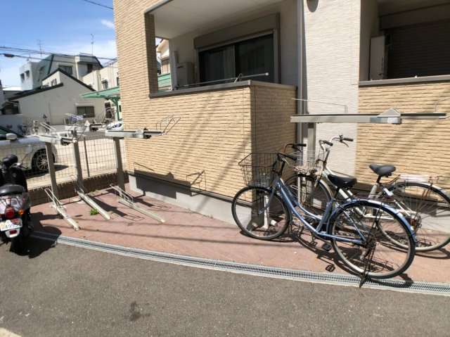 ALEGRIA河内小阪の駐車場