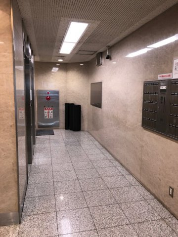 岩月ビルのロビー