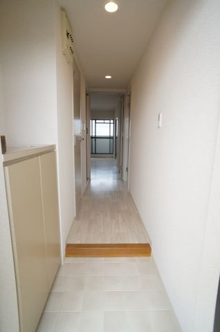 メゾンボヌールの玄関|参考、同建物・同間取りの号室