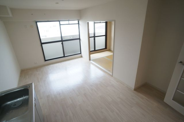 メゾンボヌールの居間・リビング|参考、同建物・同間取りの号室