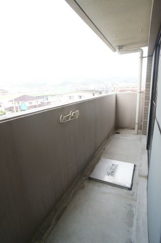 メゾンボヌールのバルコニー|参考、同建物・同間取りの号室