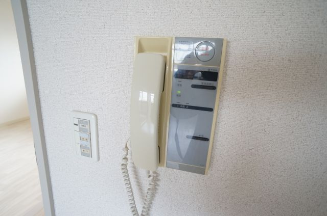 メゾンボヌールの設備|オートック対応のインターホンです
参考、同建物・同間取りの号室