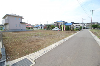 【前面道路含む現地写真】 | 川越市笠幡　建築条件なし売地　「笠幡駅」徒歩20分　敷地90坪　