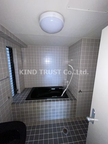 パシフィック天満橋の浴室|落ち着いた空間のお風呂です