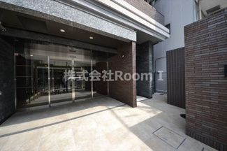【エントランス】 | フォーリアライズ本町レクス | 落ち着いたエントランスです