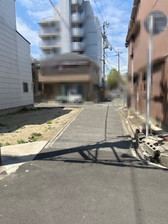 【前面道路含む現地写真】
