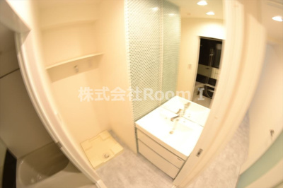 【洗面所】 | アンビシャス鎗屋町 | 忙しい朝には欠かせない洗面所です