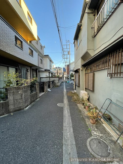 【前面道路含む現地写真】