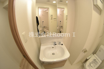 【独立洗面台】 | プレサンス松屋町グレース | 独立洗面台あり、毎朝おしゃれに忙しい女性の方におすすめです