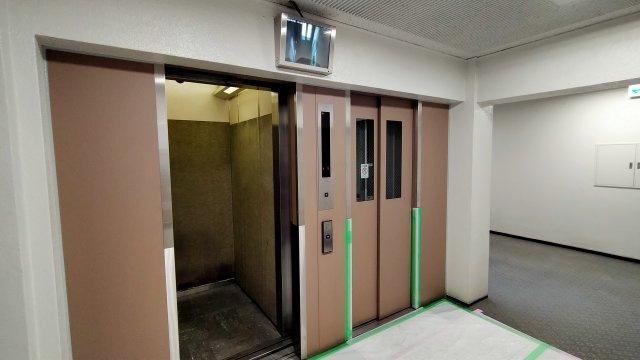 大阪市城東区成育２丁目の中古マンションのその他共用部分|エレベーターはモニタ付き♪