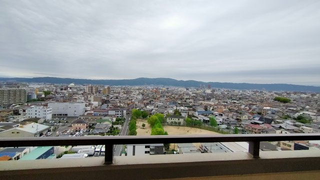 シャトー・サンパークスクエアの展望|東向きに生駒山が望め、四季折々の景色を見る事ができます♪