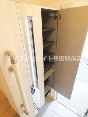 【玄関】 | グランメール多摩平 | ※202号室写真