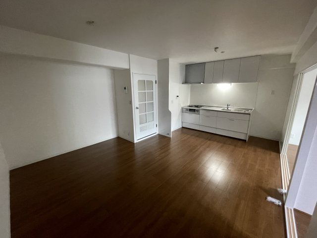 近鉄南港ガーデンハイツ２１号棟の居間・リビング|ゆったり過ごせるリビングです