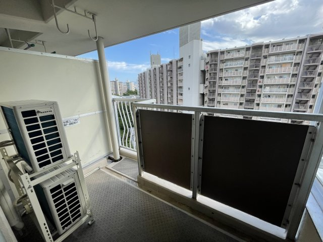 近鉄南港ガーデンハイツ２１号棟のバルコニー|バルコニー付きです