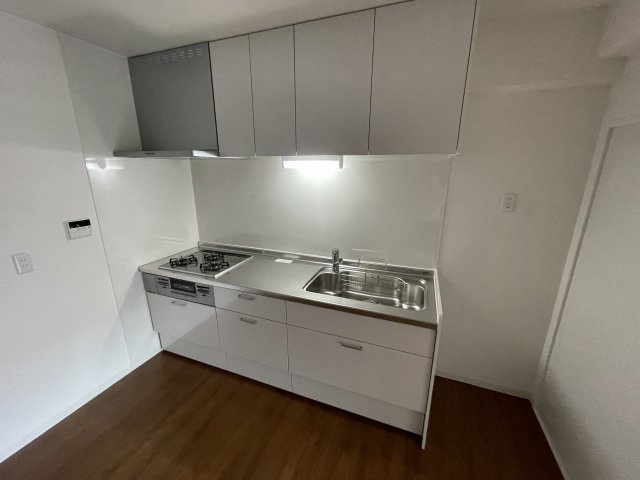 近鉄南港ガーデンハイツ２１号棟のキッチン|キッチンでお料理をお楽しみください