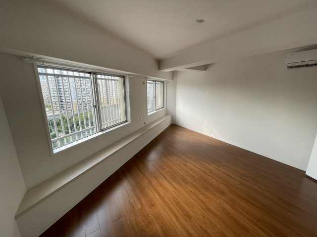 近鉄南港ガーデンハイツ２１号棟の洋室|ゆったりした洋室です