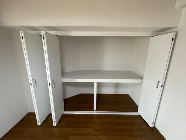 近鉄南港ガーデンハイツ２１号棟の収納|ちょっとした収納スペースも充実しています