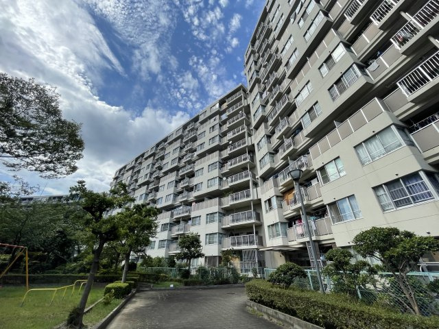 近鉄南港ガーデンハイツ２１号棟の外観|外観は落ち着いています