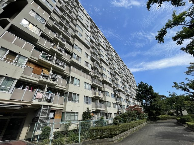 近鉄南港ガーデンハイツ２１号棟の外観|落ち着いた雰囲気の外観です