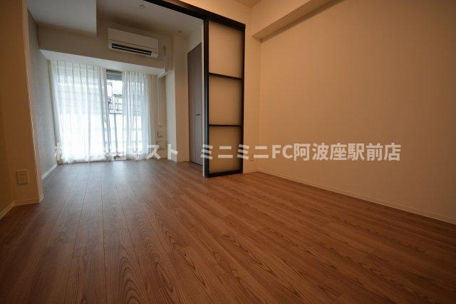 アーバネックス阿波座駅前の居間・リビング