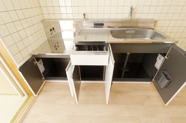 ロワイヤル東井堀12のキッチン