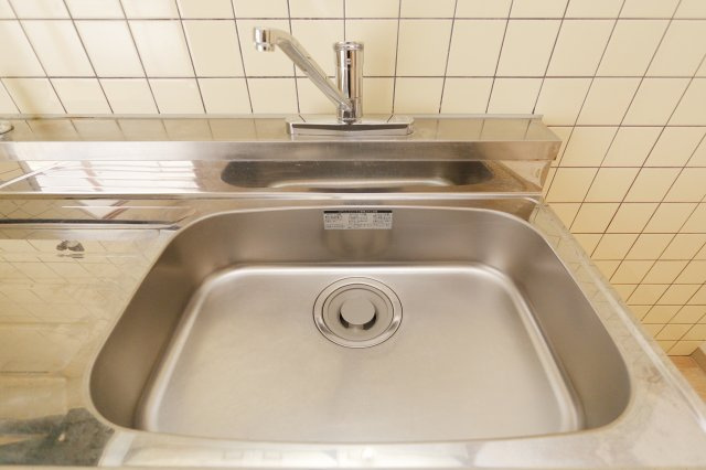 ロワイヤル東井堀12のキッチン