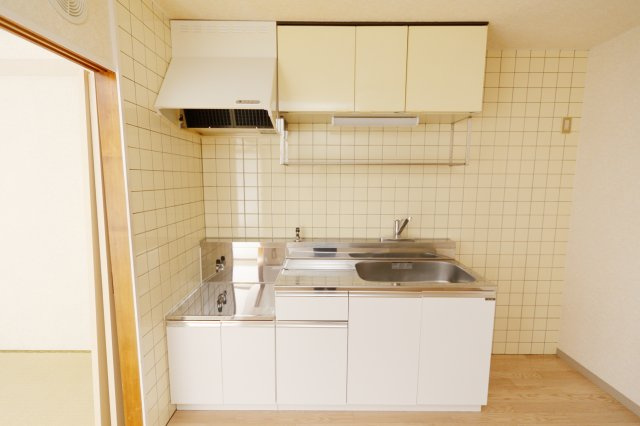 ロワイヤル東井堀12のキッチン