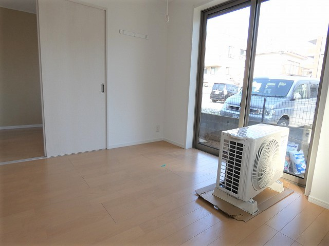 ガーデンテラスアイリスの居間・リビング