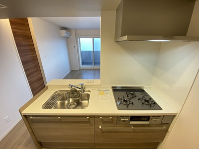 【キッチン】 | リビエテラス【SHM】 | 3口/グリル付きシステムキッチンです☆