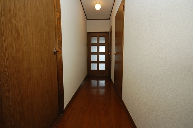 グランドヒル野中の玄関|内装イメージ：同マンション別室