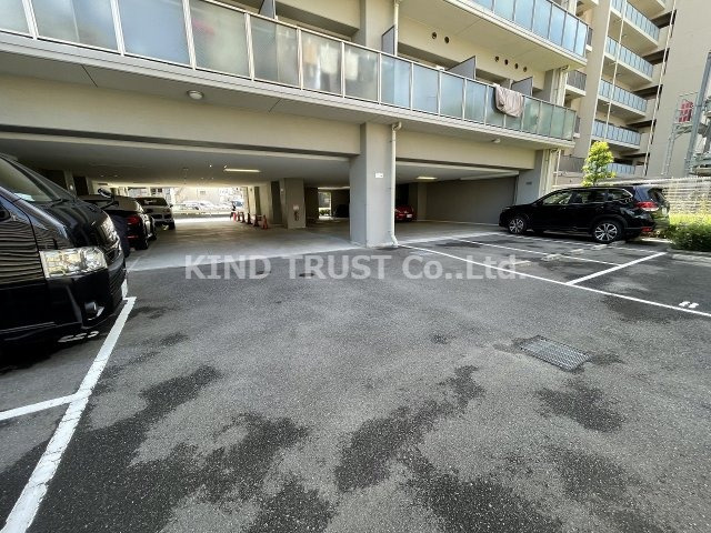 エスリード新梅田ノースポイントの駐車場|駐車スペースもあります