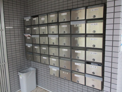 【その他共用部分】 | ベルメゾンリズ | エントランスの集合ポストです