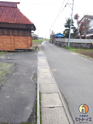 八女市立花町兼松土地の前面道路含む現地写真