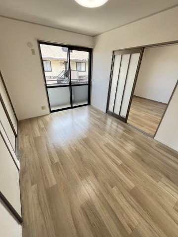 グランディールA棟の洋室