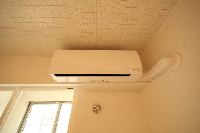 エクセレント・ヒルＡの設備|エアコンです。/2022.7.11撮影。