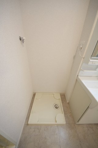 エクセレント・ヒルＡの洗面所|室内洗濯機置場です。/2022.7.11撮影。