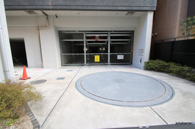 S-RESIDENCE江坂　仲介手数料無料の駐車場