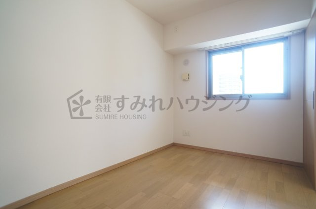 アスターの寝室