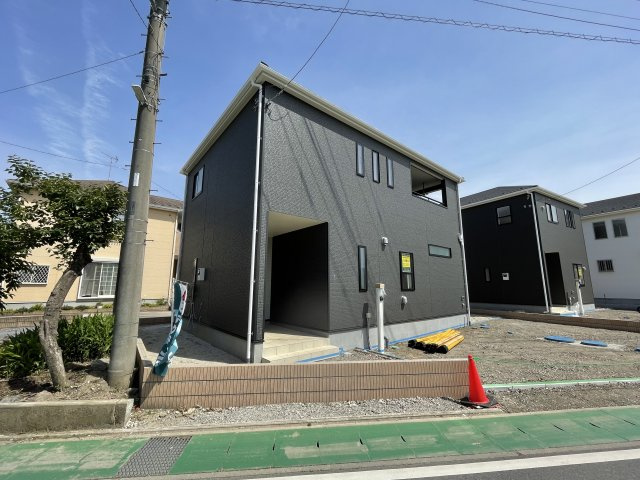 神川町元阿保第3（全2棟）1号棟の前面道路含む現地写真|前面道路含む現地写真です