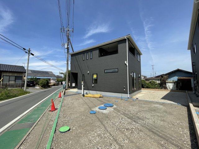 神川町元阿保第3（全2棟）1号棟の前面道路含む現地写真|前面道路含む現地写真です