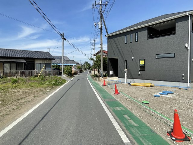 神川町元阿保第3（全2棟）1号棟の前面道路含む現地写真|前面道路含む現地写真です