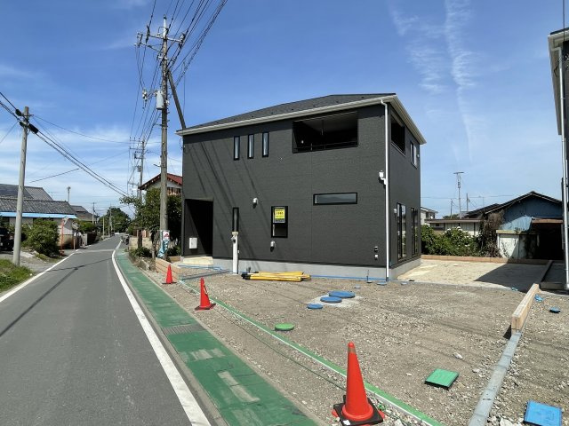 神川町元阿保第3（全2棟）1号棟の前面道路含む現地写真|前面道路含む現地写真です
