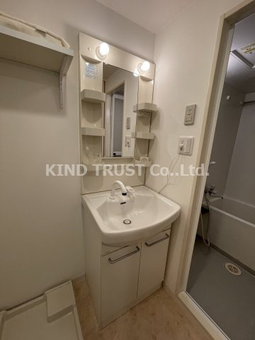 SWISS梅田東の洗面所|脱衣スペースもあります