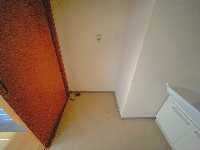 プロスペリタ上町の洗面所|ゆったりとスペースのある洗面所