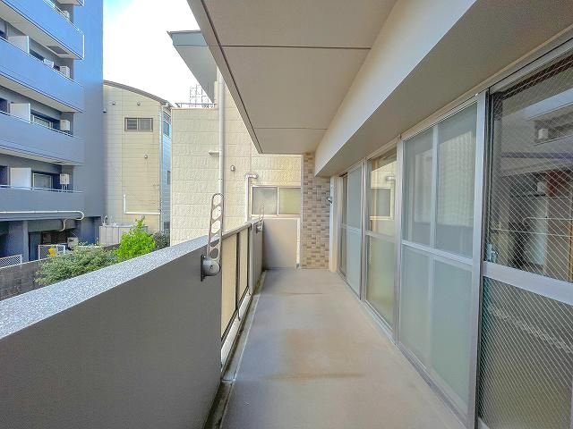 プロスペリタ上町のバルコニー|バルコニーからの眺めを楽しみながら食事をしませんか
