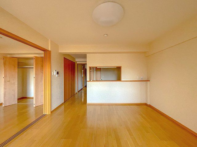 プロスペリタ上町の居間・リビング|こちらのリビングで趣味の時間をお楽しみください