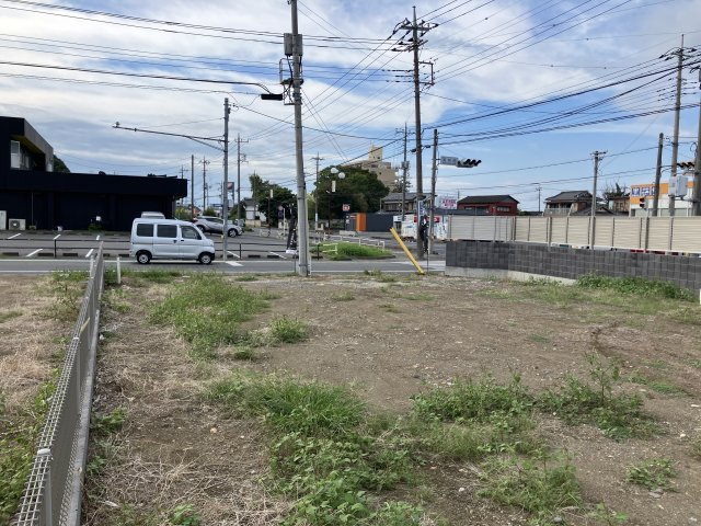 【外観】 | 売地：第１高林南町　A区画 | 敷地内から道路へ