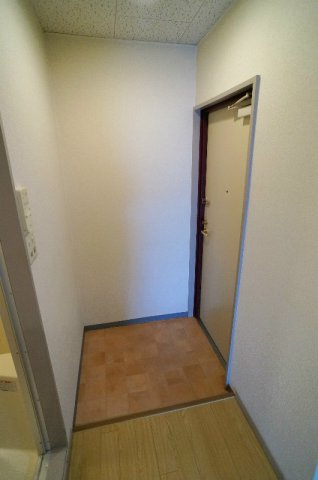 ベルステージ東山の玄関